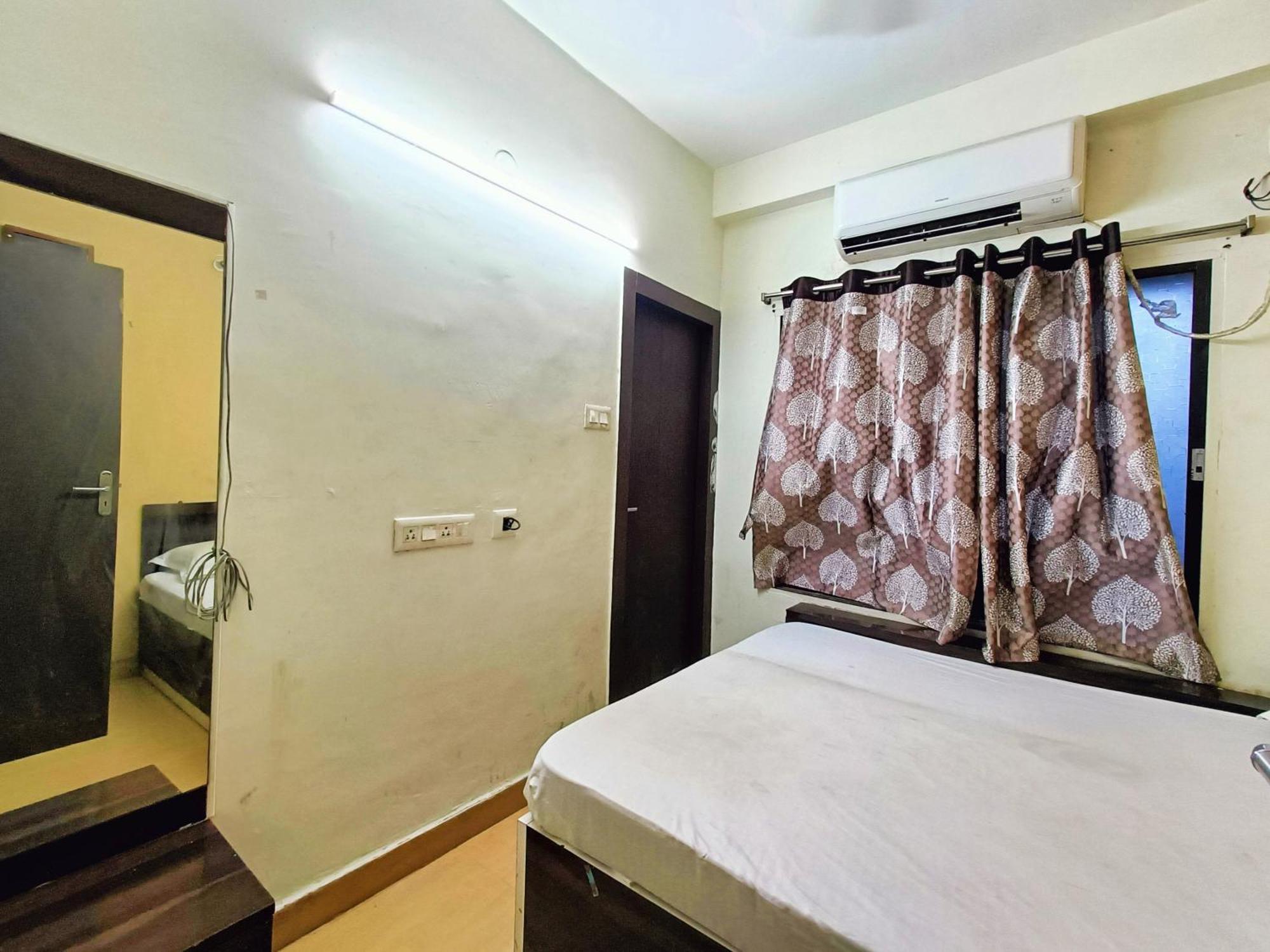 Rest Inn Hotel Newtown Road Near Tata Medical Calcutá Exterior foto