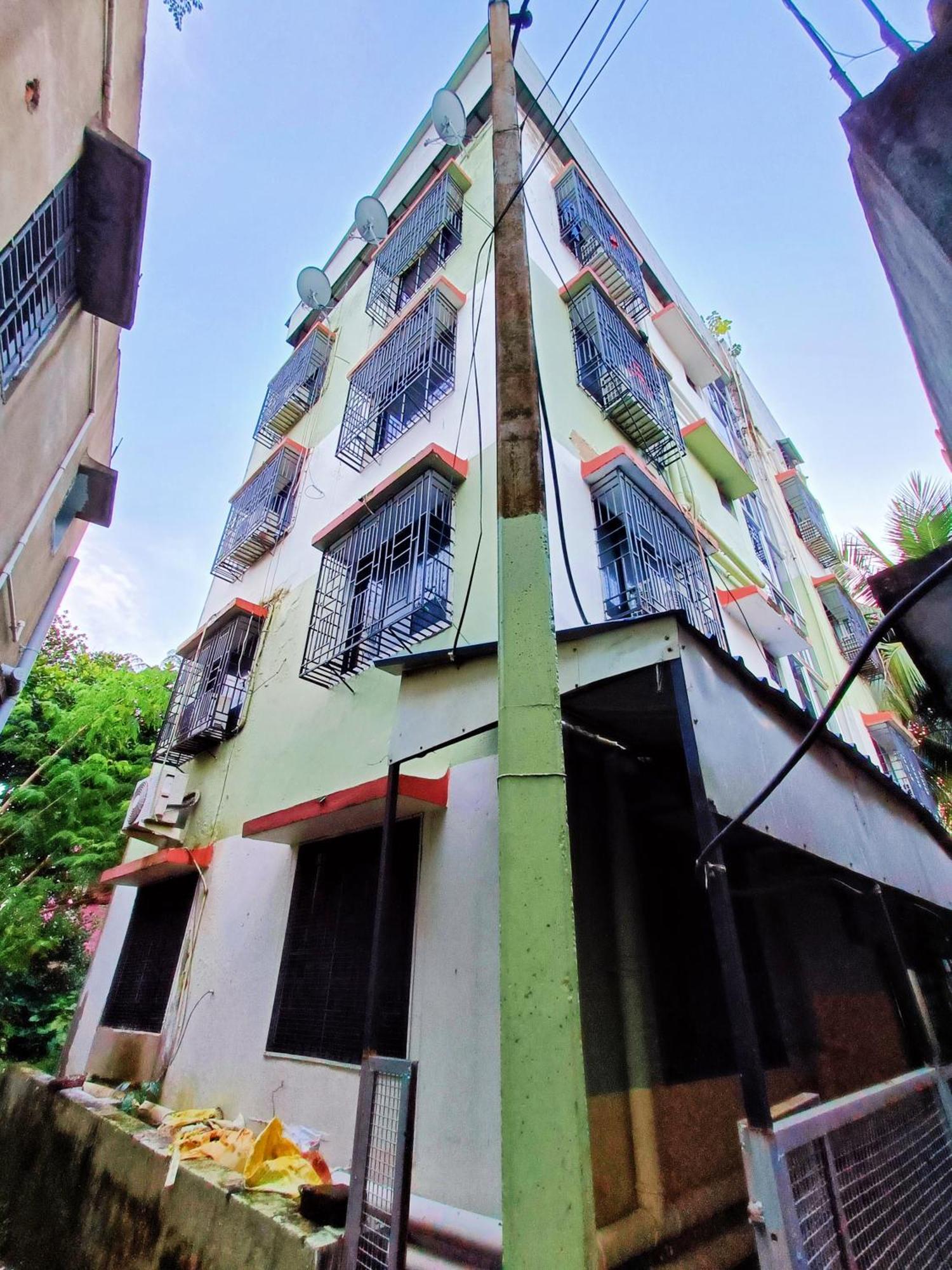 Rest Inn Hotel Newtown Road Near Tata Medical Calcutá Exterior foto